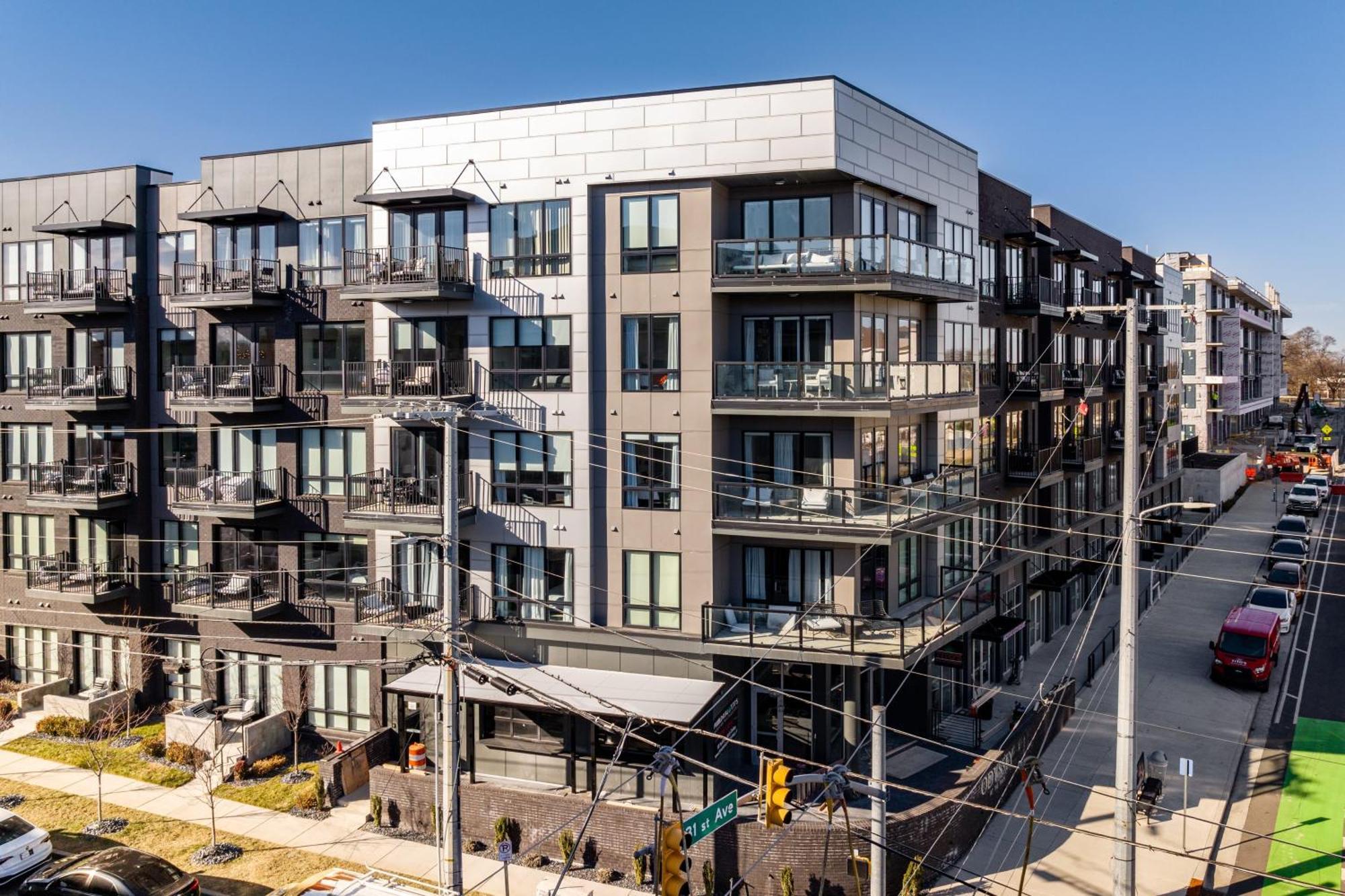 Prime Walkable Midtown Location Pool Gym Outlaws Den By Avantstay Holiday home