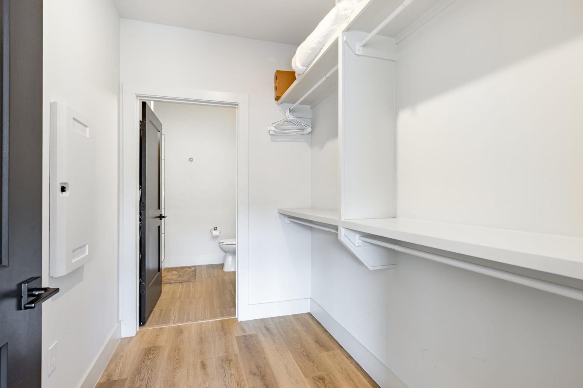 Prime Walkable Midtown Location Pool Gym Outlaws Den By Avantstay Holiday home *