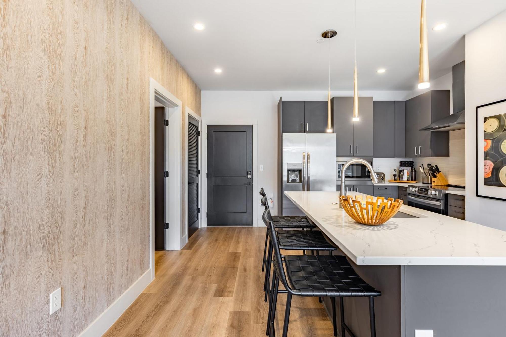 Holiday home Prime Walkable Midtown Location Pool Gym Outlaws Den By Avantstay *