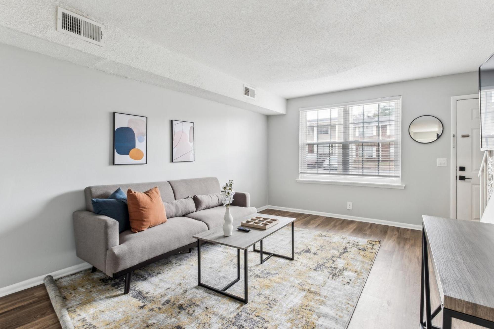 Brentwood U10 I Cozy & Comfy I 2bd I Free Parking Apartment *