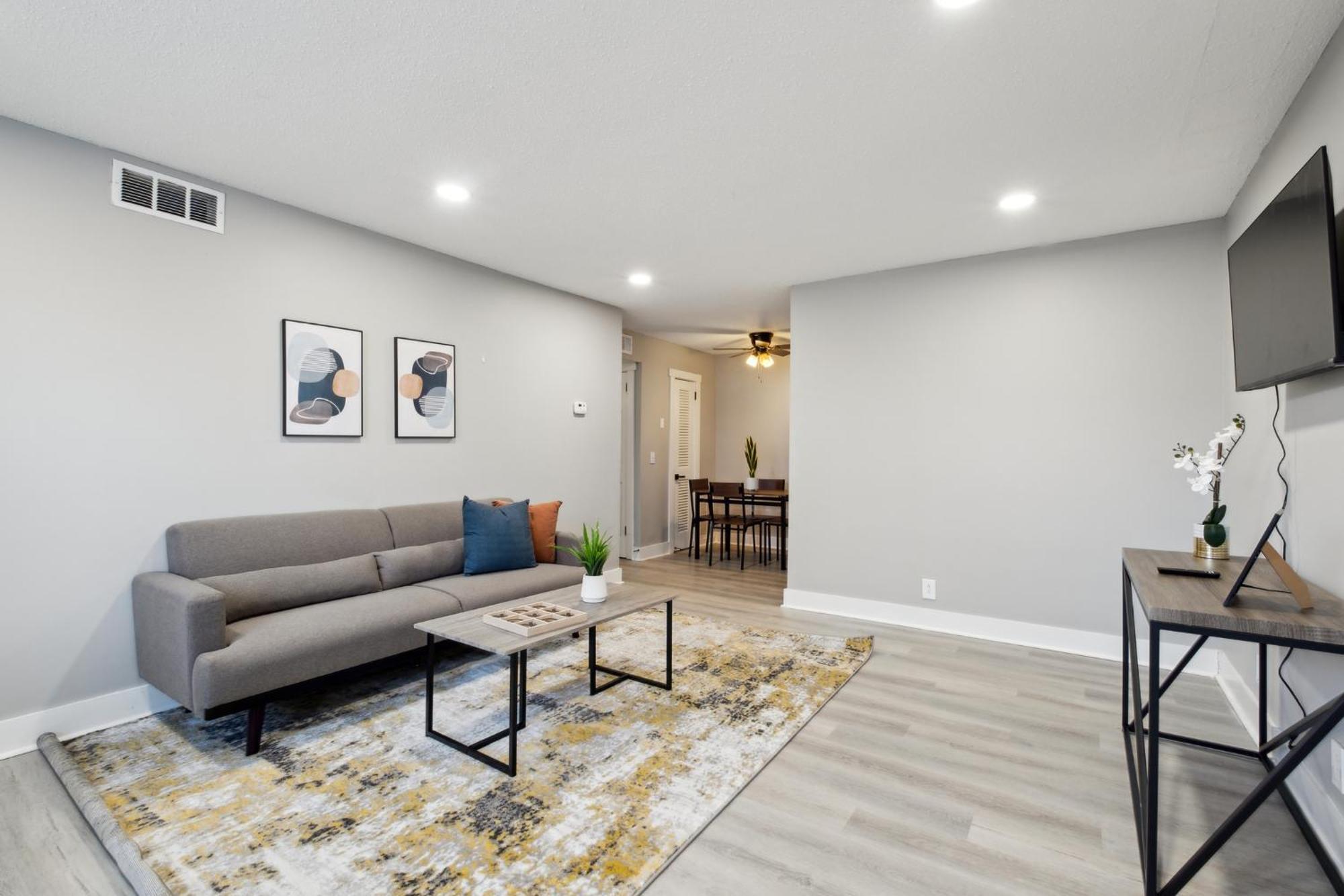 Brentwood C4 I Cozy & Comfy I 2bd I Free Parking