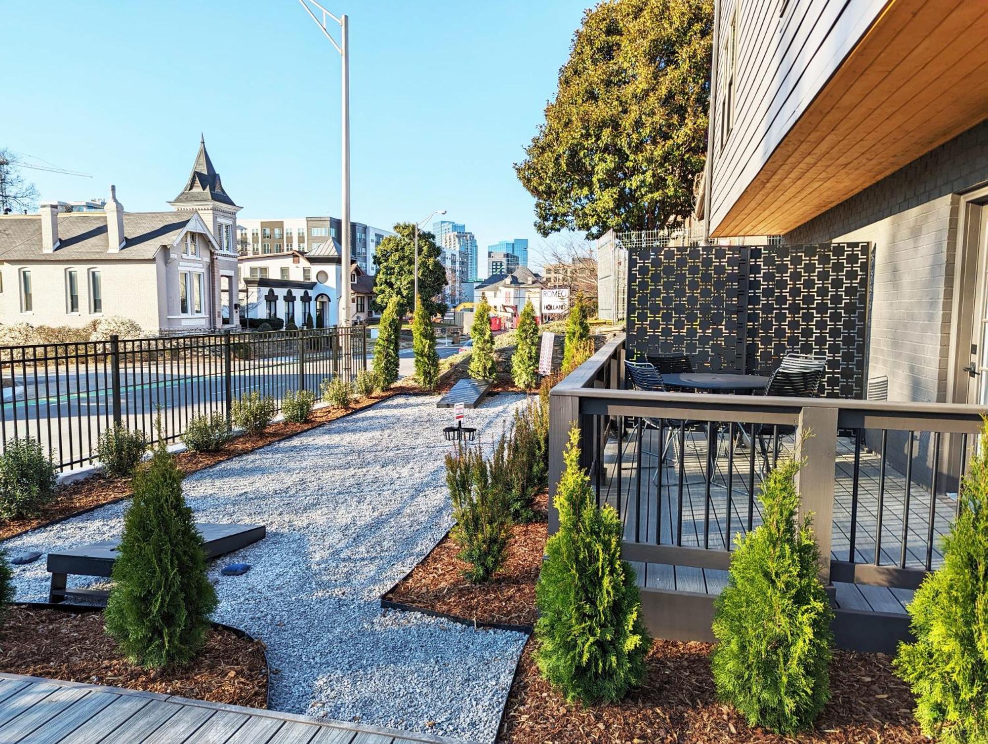 Apartment Songwriter's #108 *