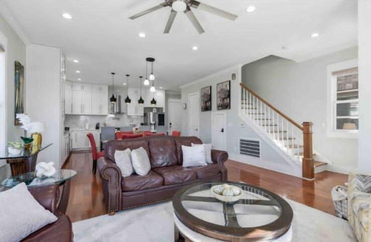 Downtown Luxury Sleeps 9 At Music Apartment