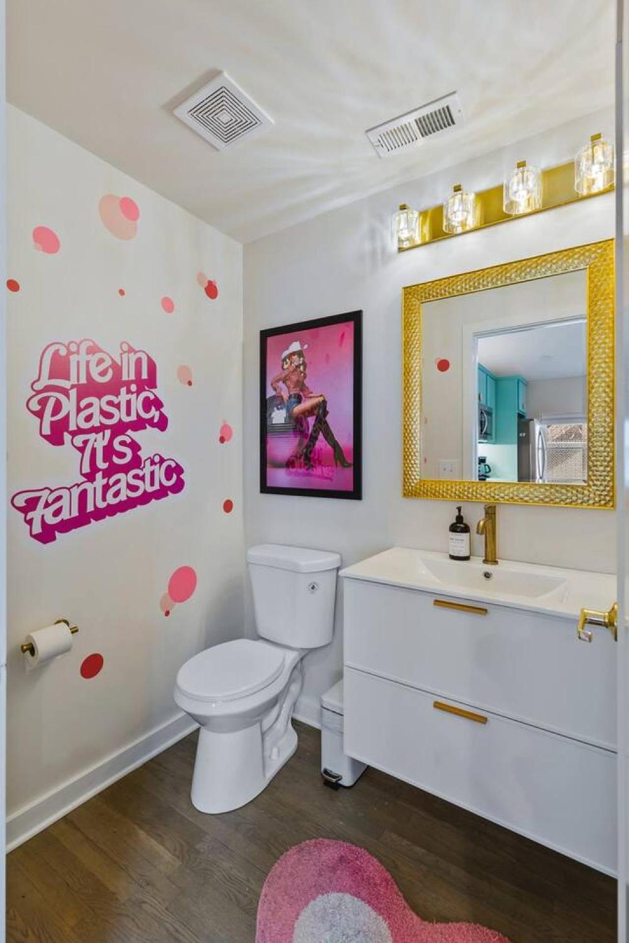 Barbie Dream - Near Restaurants, Coffee And Bar Holiday home *