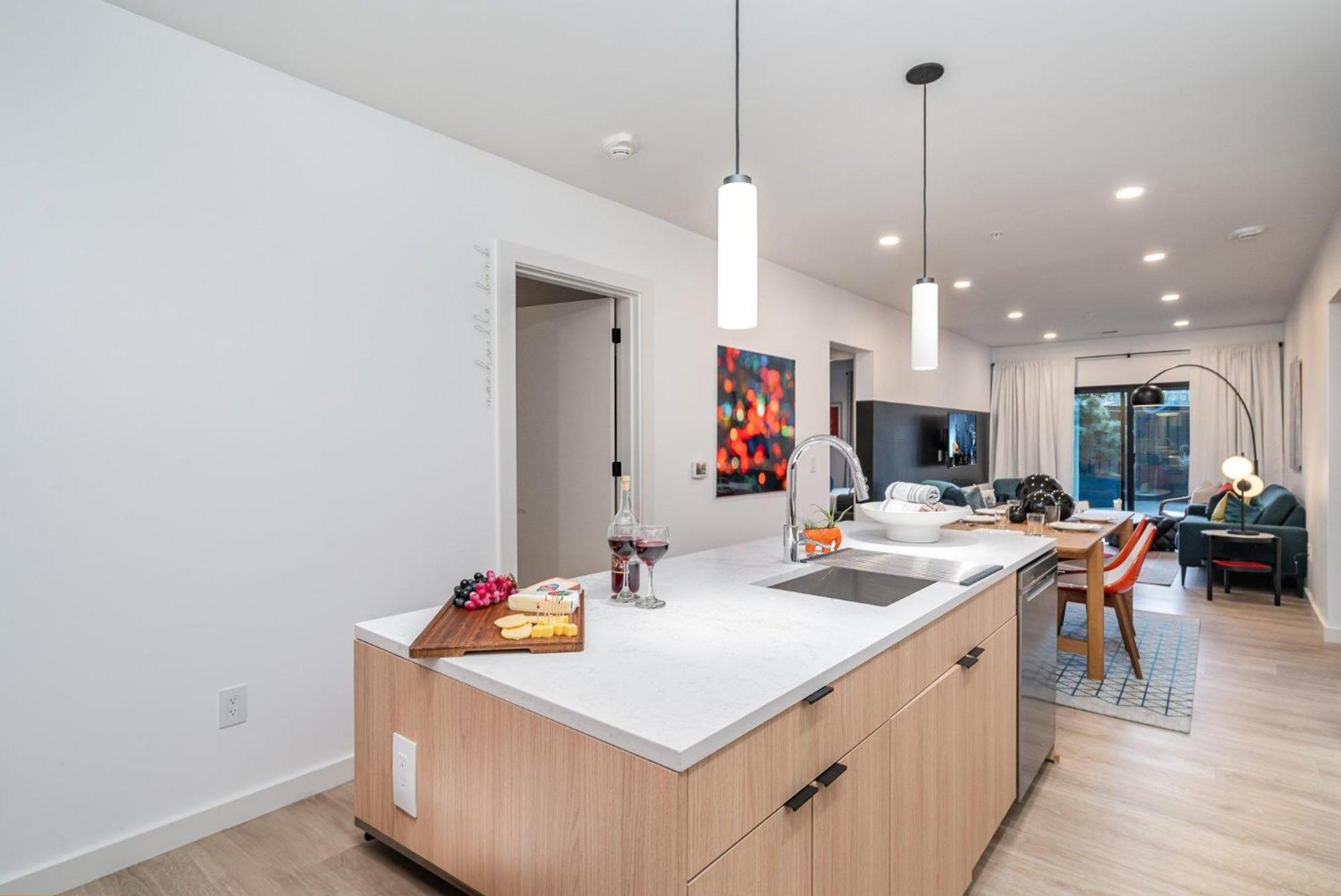 Holiday home Hyve-retro Modern-full Gym-walk To Broadway *