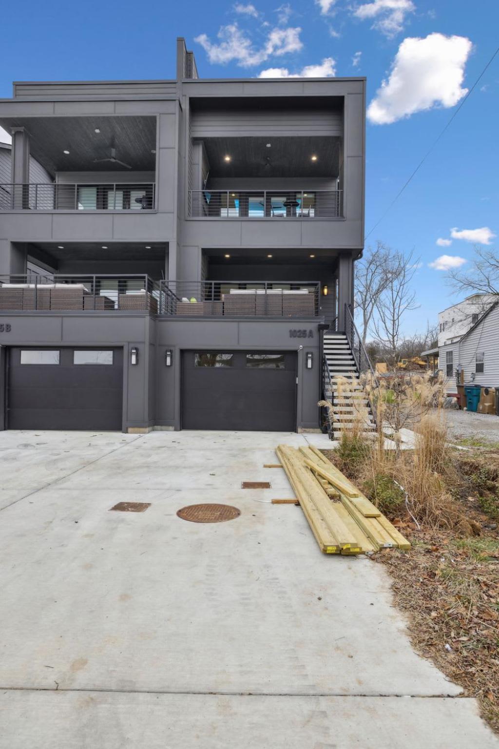Sleek Multi-level Rooftop Views & Pool Table Holiday home *