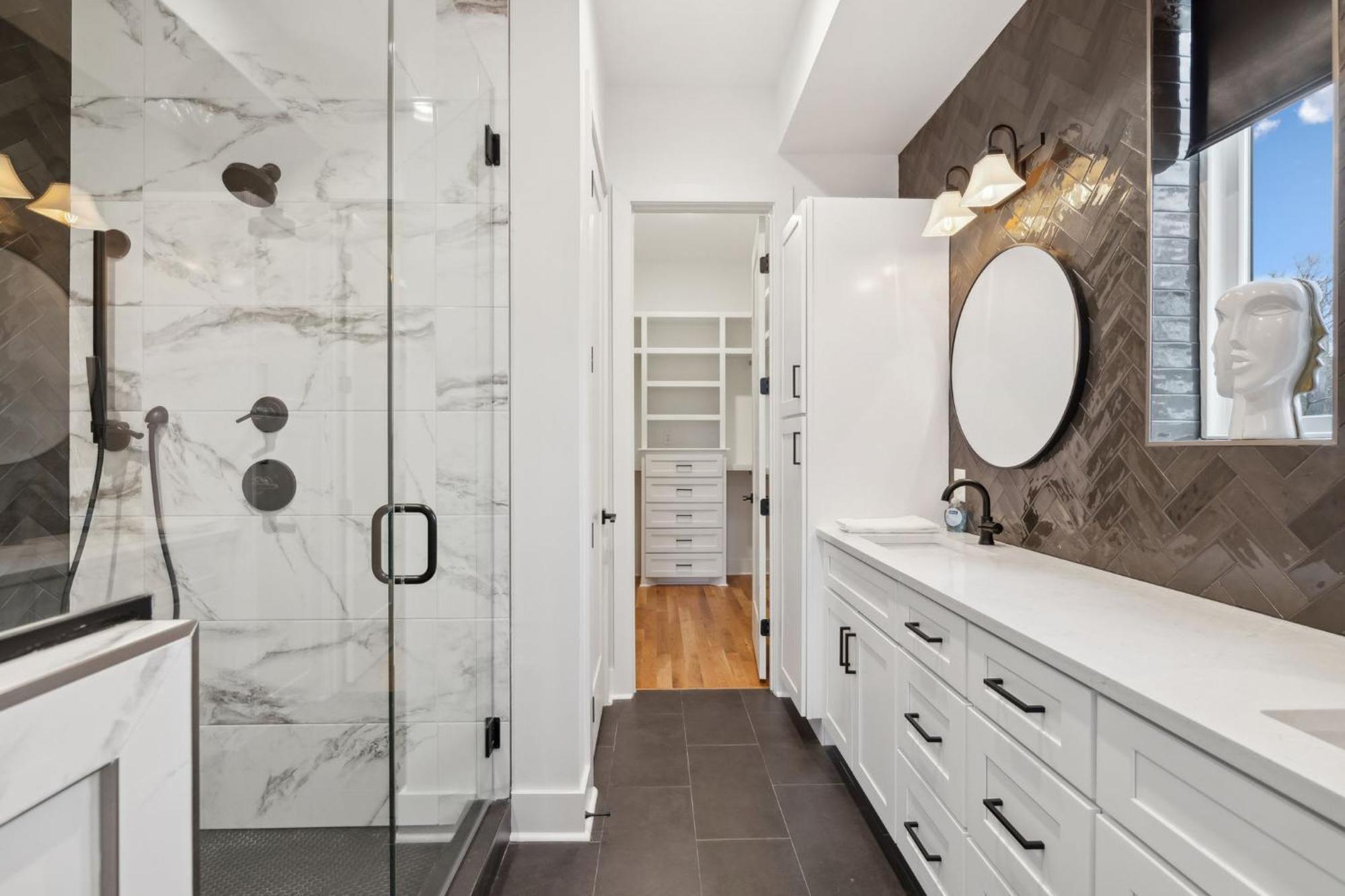 Sleek Multi-level Rooftop Views & Pool Table * Nashville