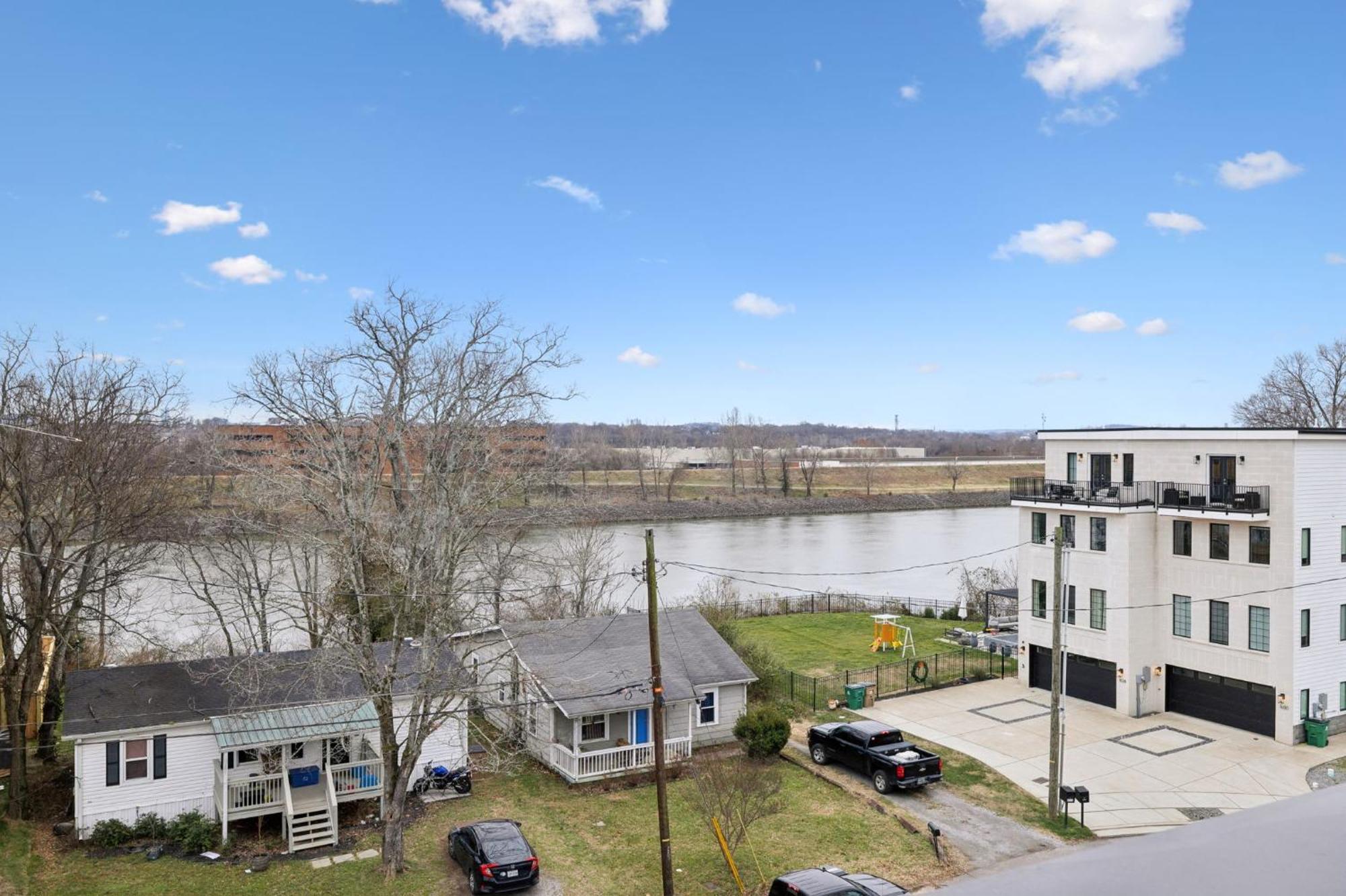 Sleek Multi-level Rooftop Views & Pool Table Nashville