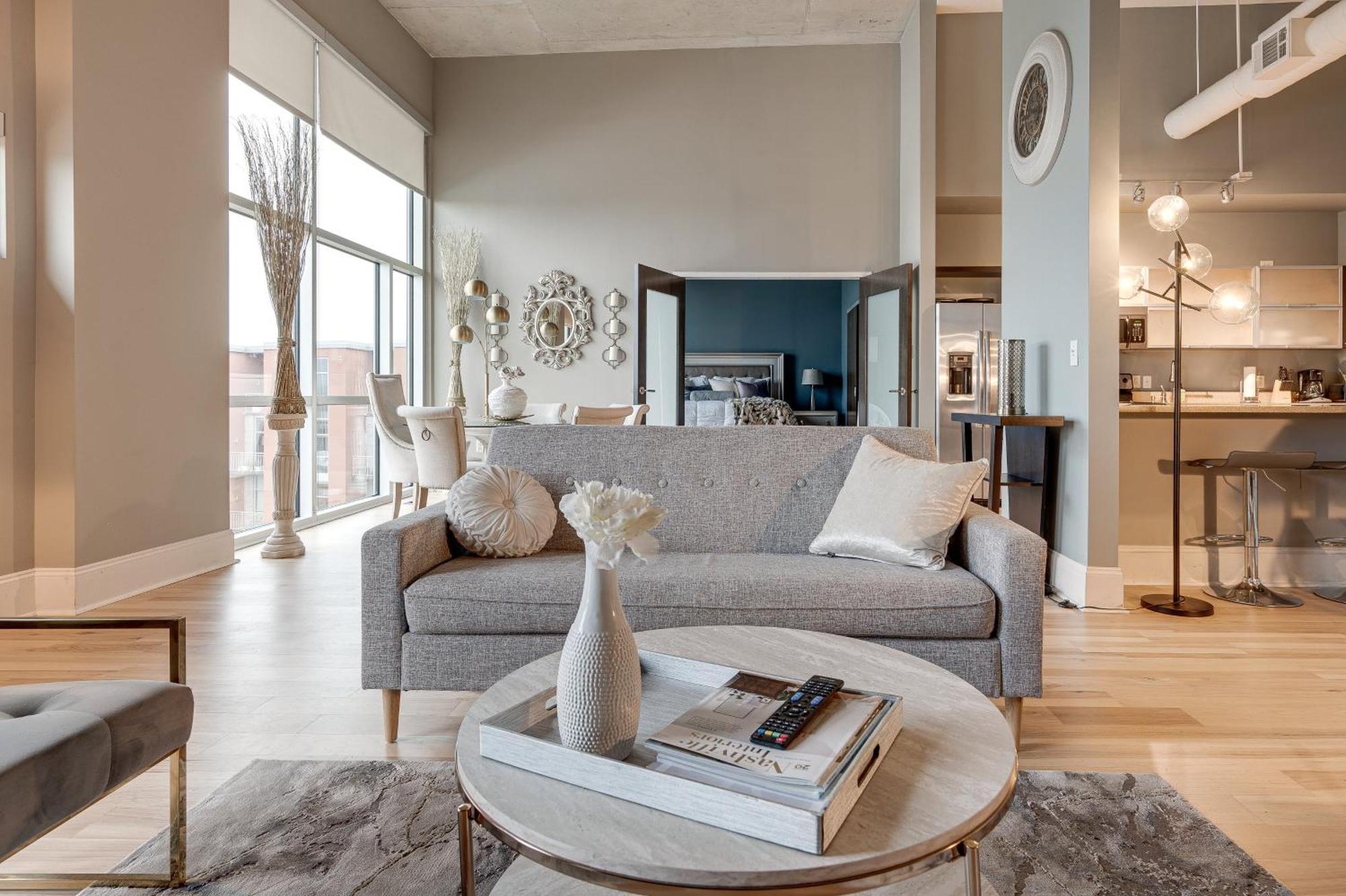 5m601- Lux Living In 6th Floor *
