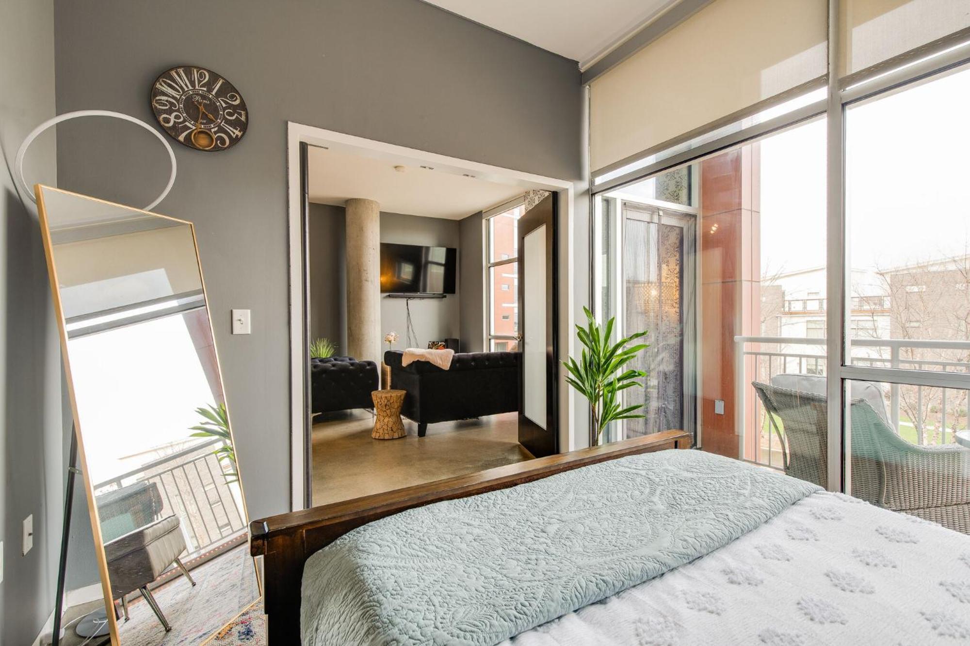 5m217 Longterm Just Across The River From Downtown