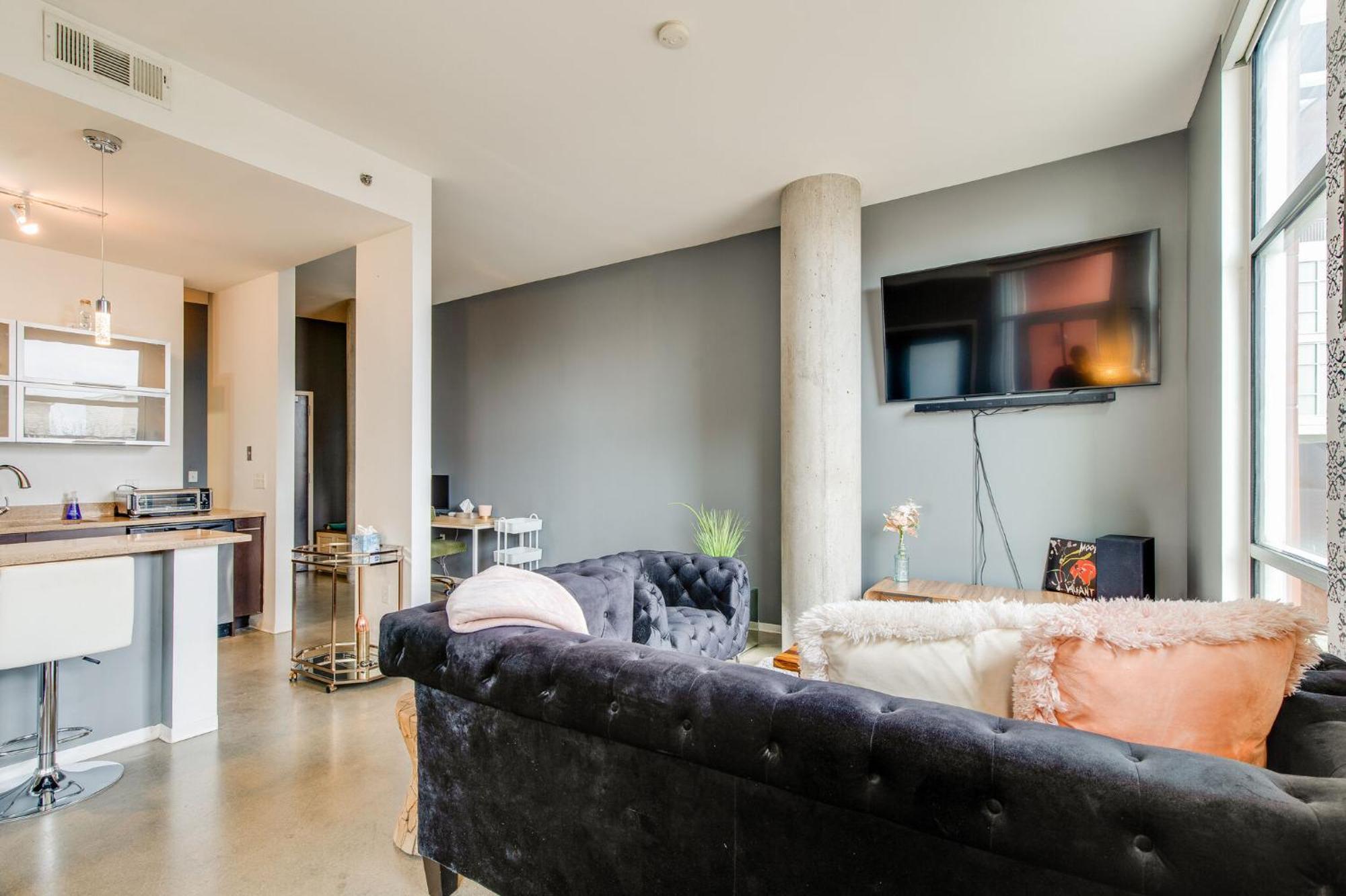 Holiday home 5m217 Longterm Just Across The River From Downtown *