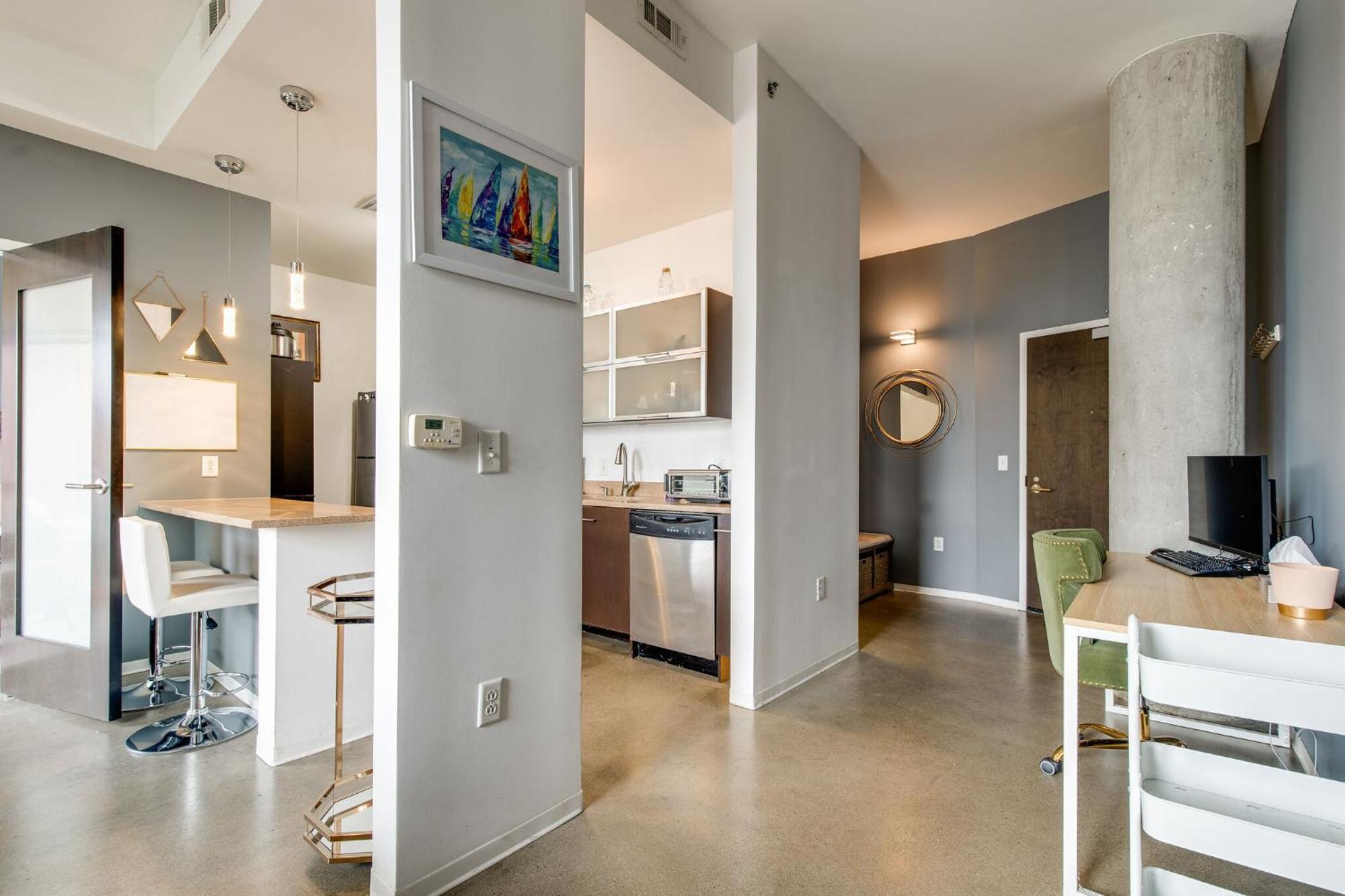 5m217 Longterm Just Across The River From Downtown *