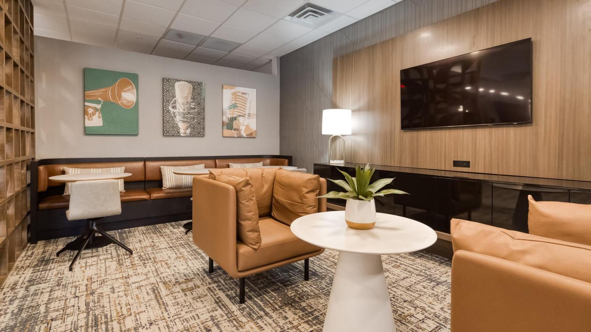 Hotel Airport By Ihg