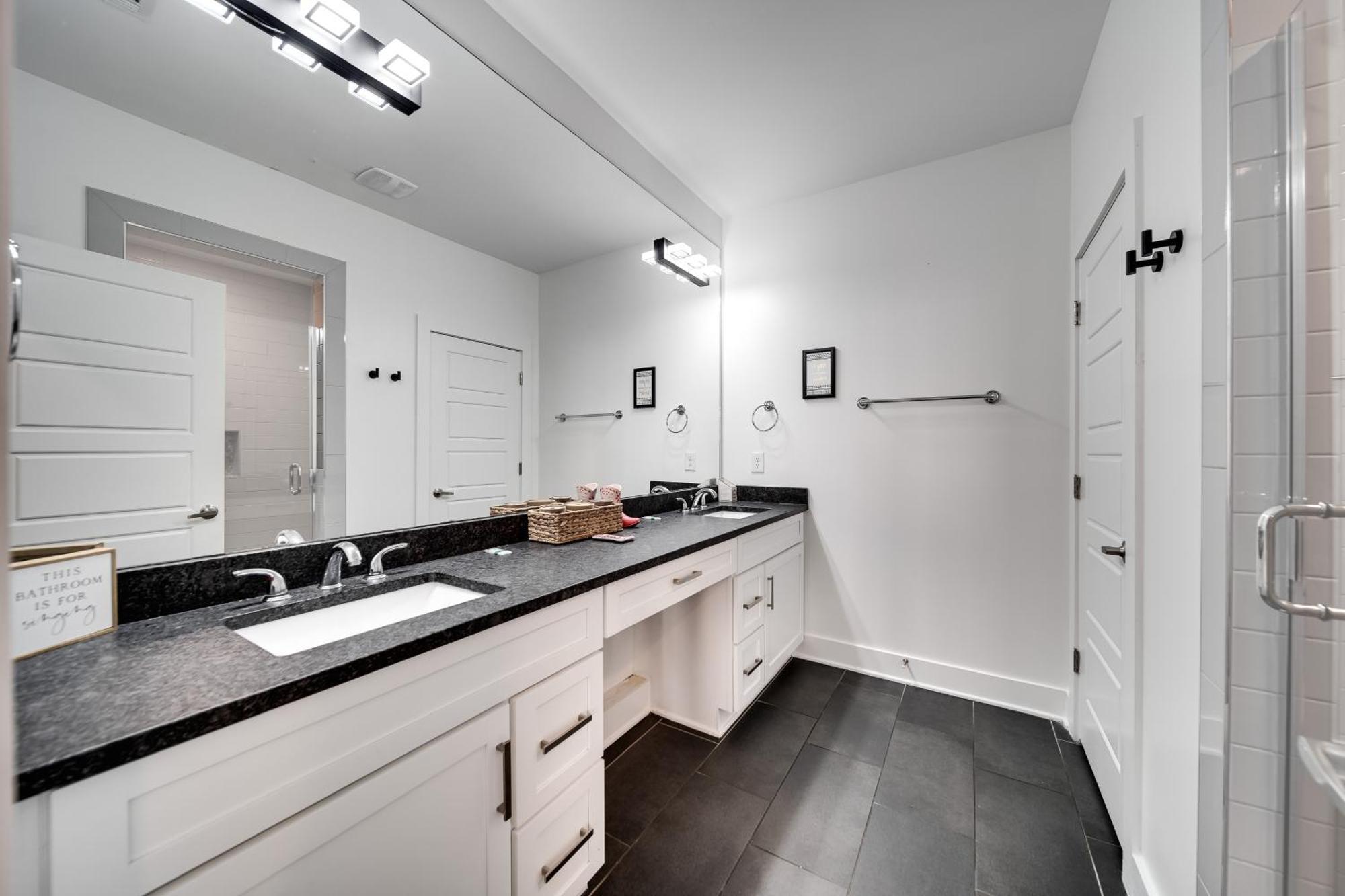 Vibes Townhouse Holiday home *