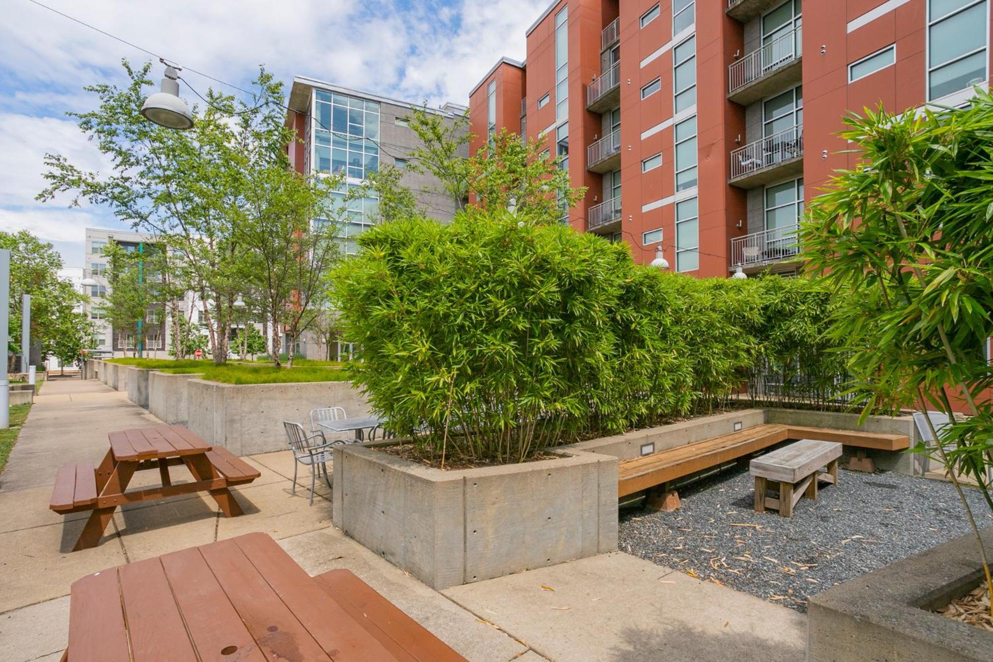 5m222- Unfurnished Amazing Layout Holiday home *