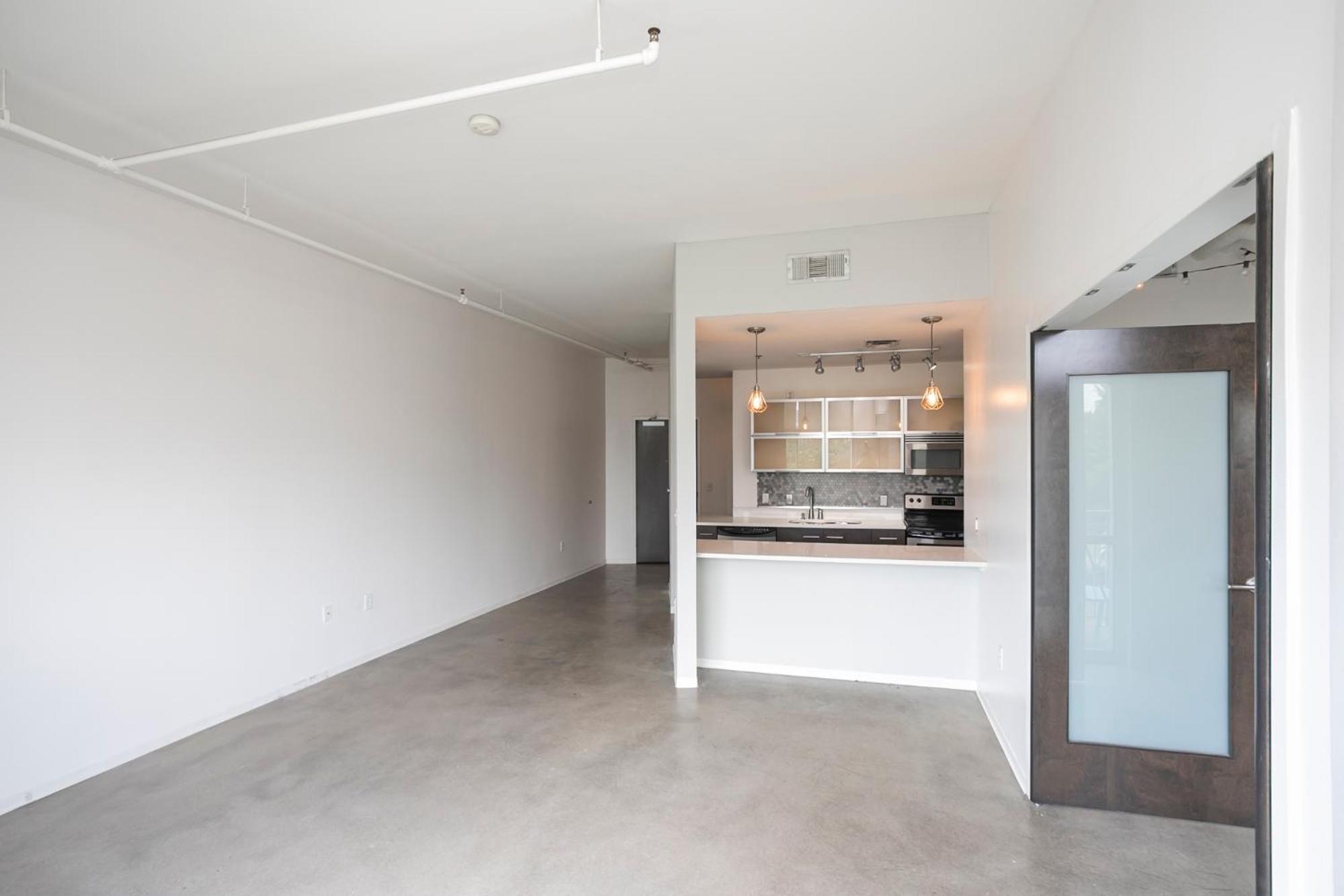 5m222- Unfurnished Amazing Layout Holiday home Nashville