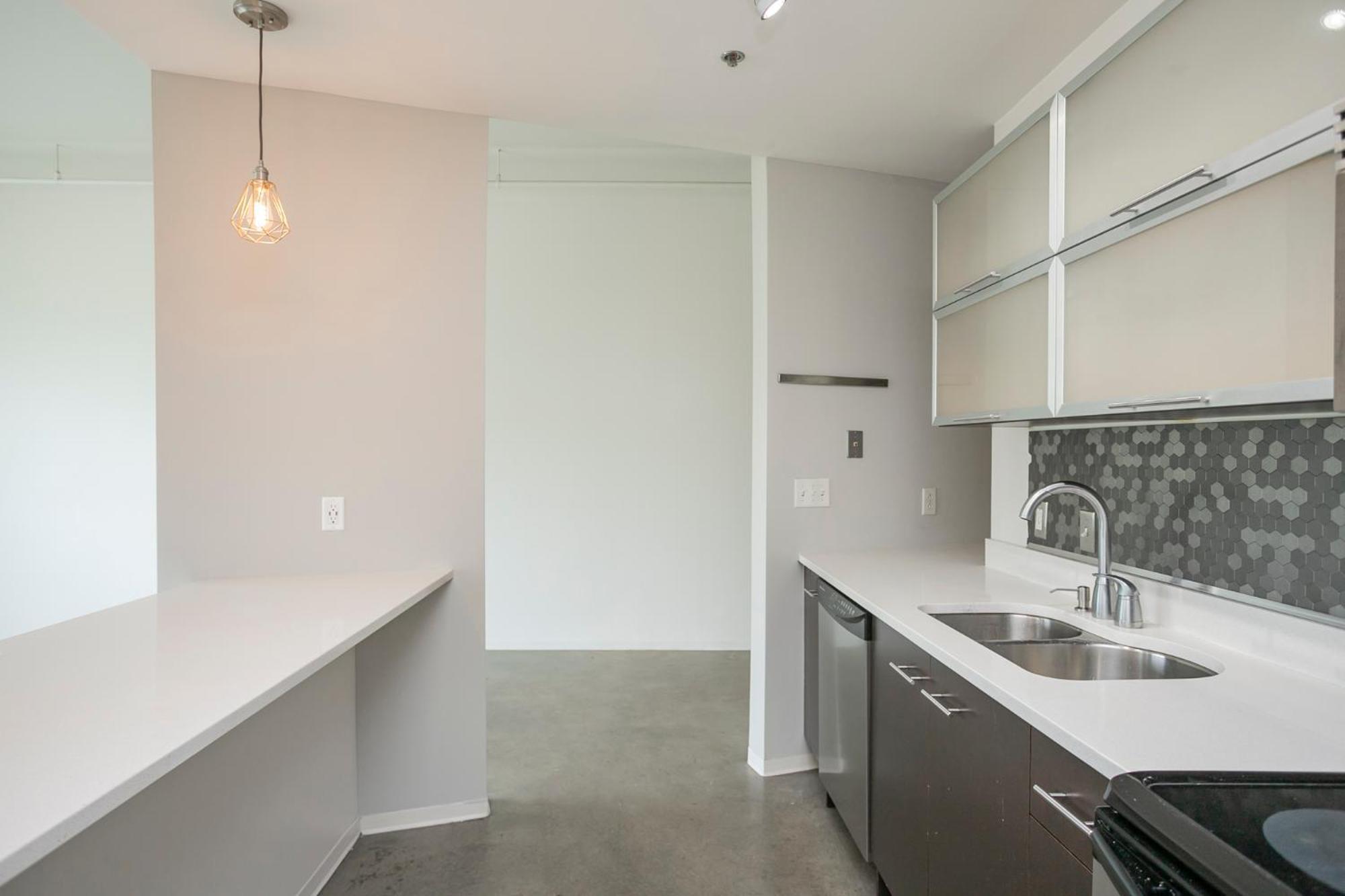 5m222- Unfurnished Amazing Layout Holiday home *