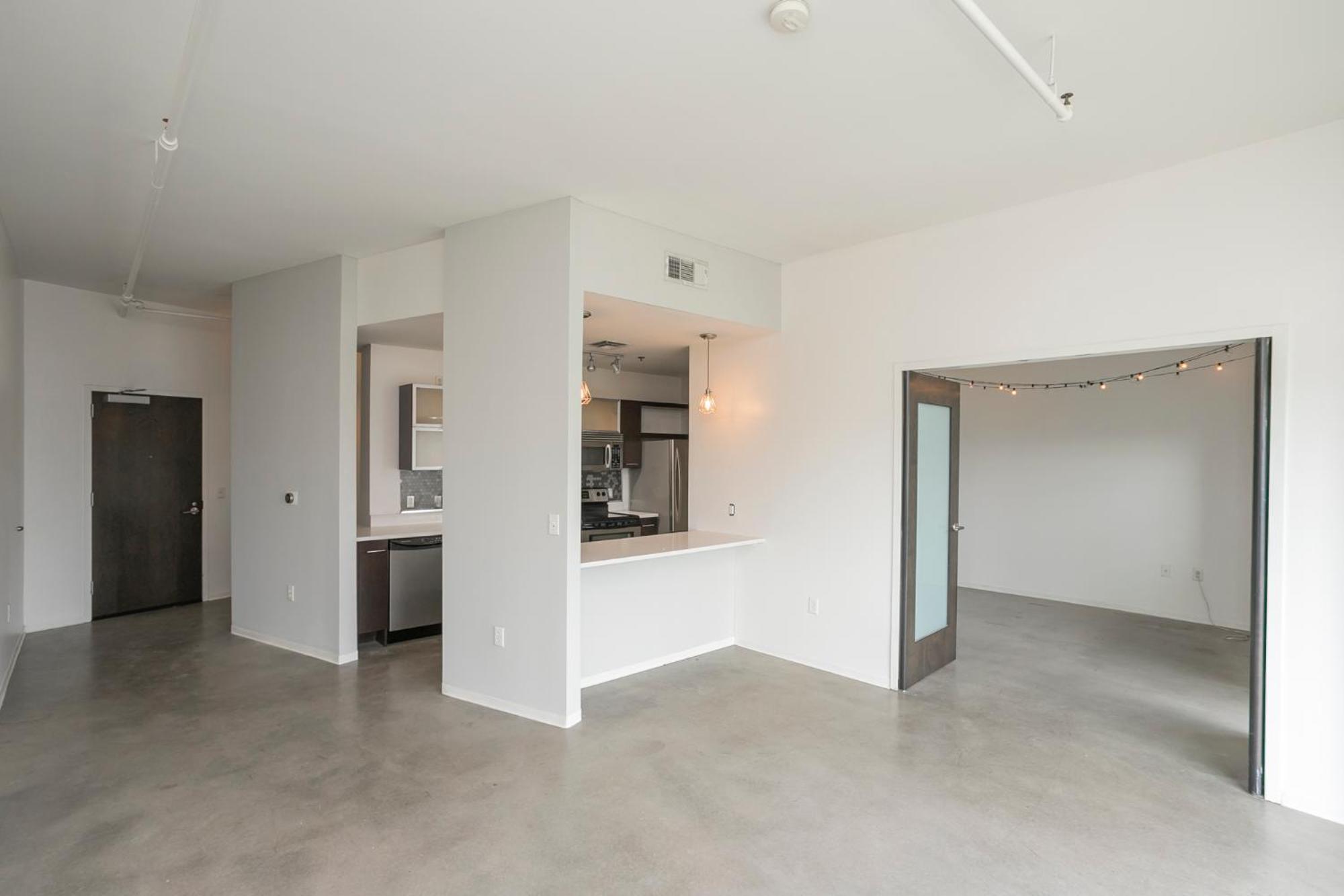 Holiday home 5m222- Unfurnished Amazing Layout *