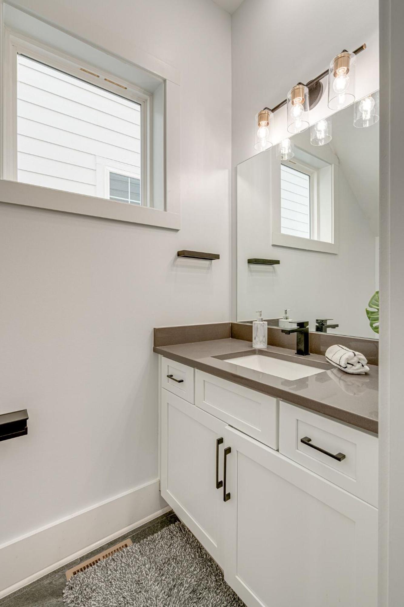 Gns Essentials - - 521 Camden Dr Unit B