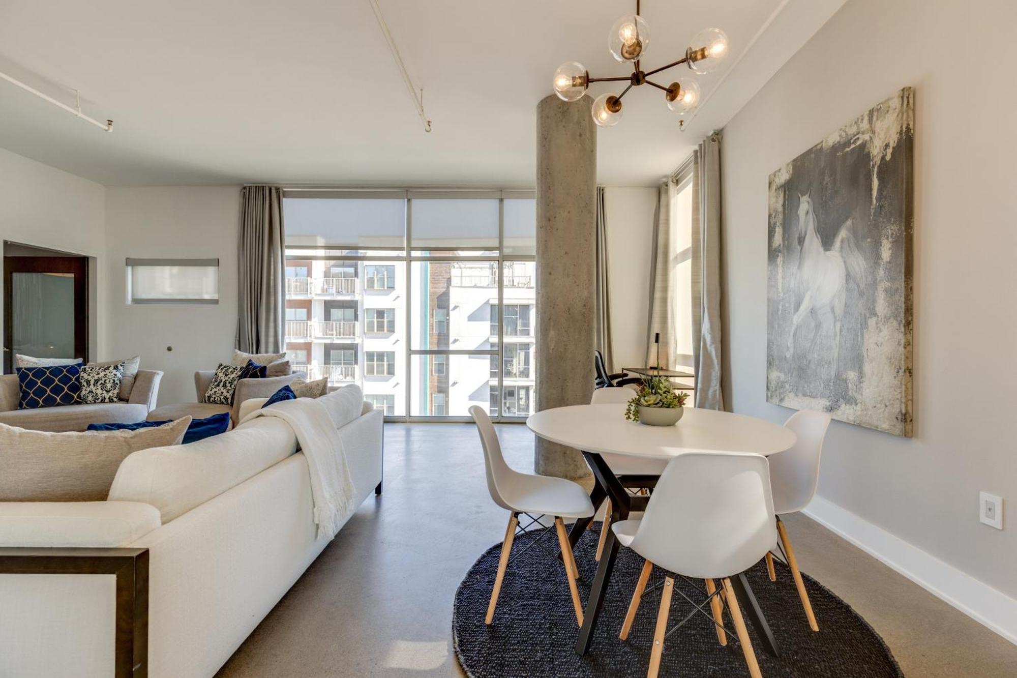 5m432- Amazing Two Bedroom 4th Floor * Nashville