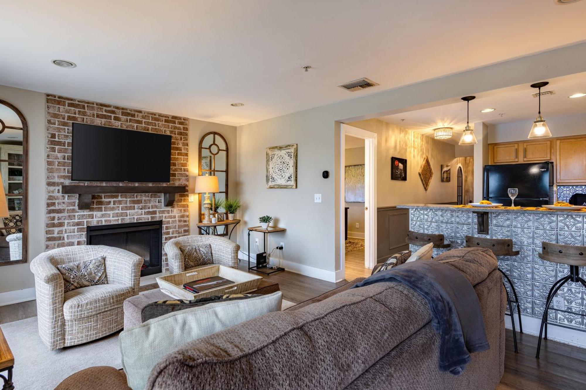 Holiday home Cumberland River Views Walk To Broadway Downtown Stadium Rockin Riverfront