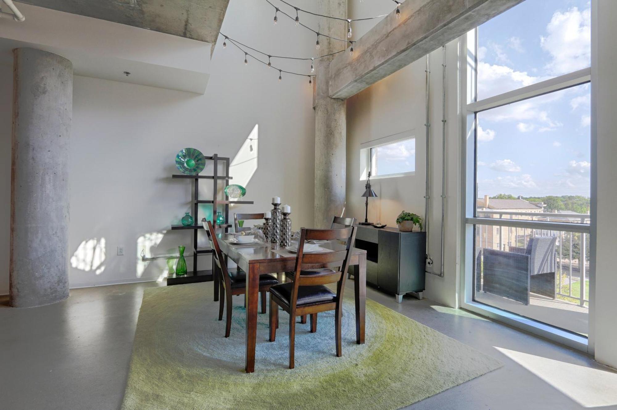 2-story Loft With Views Nashville