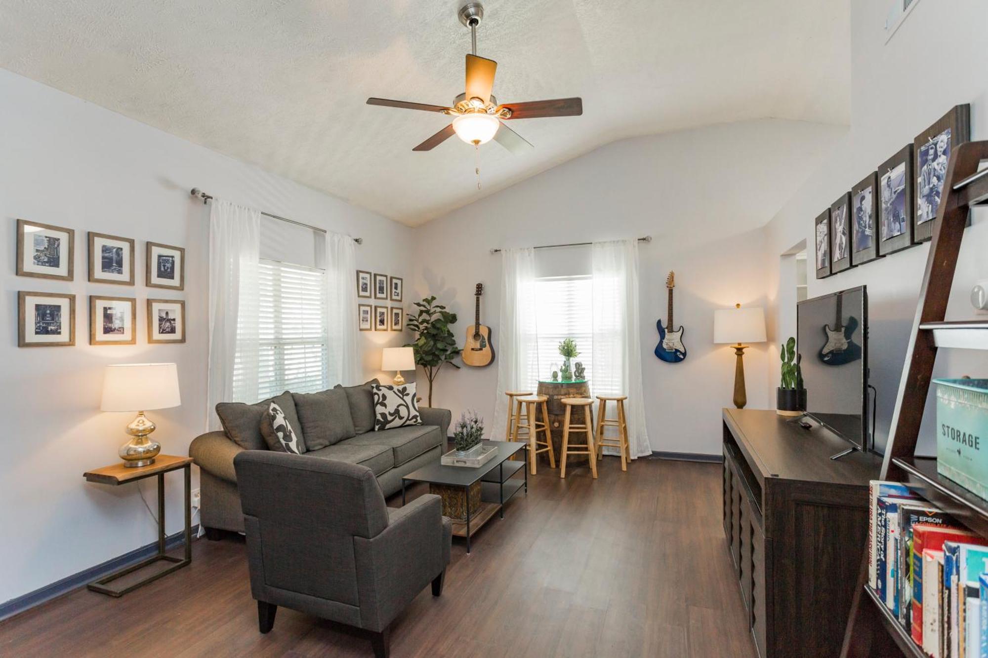 Looby Location- Charming 3br 10 Min To Downtown * Nashville