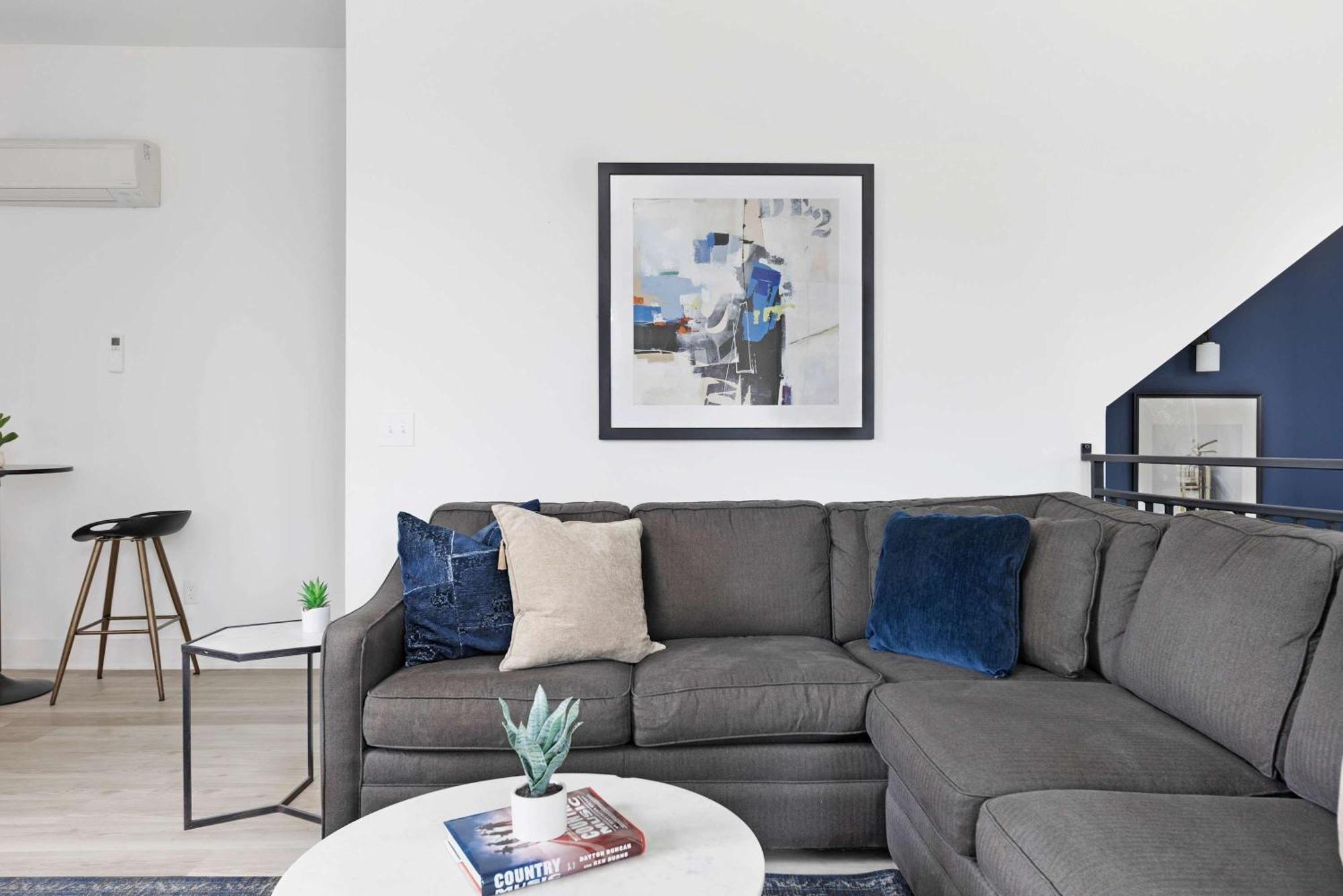 The Trillium & The Iris - 2 Homes 6 Bedrooms * Nashville