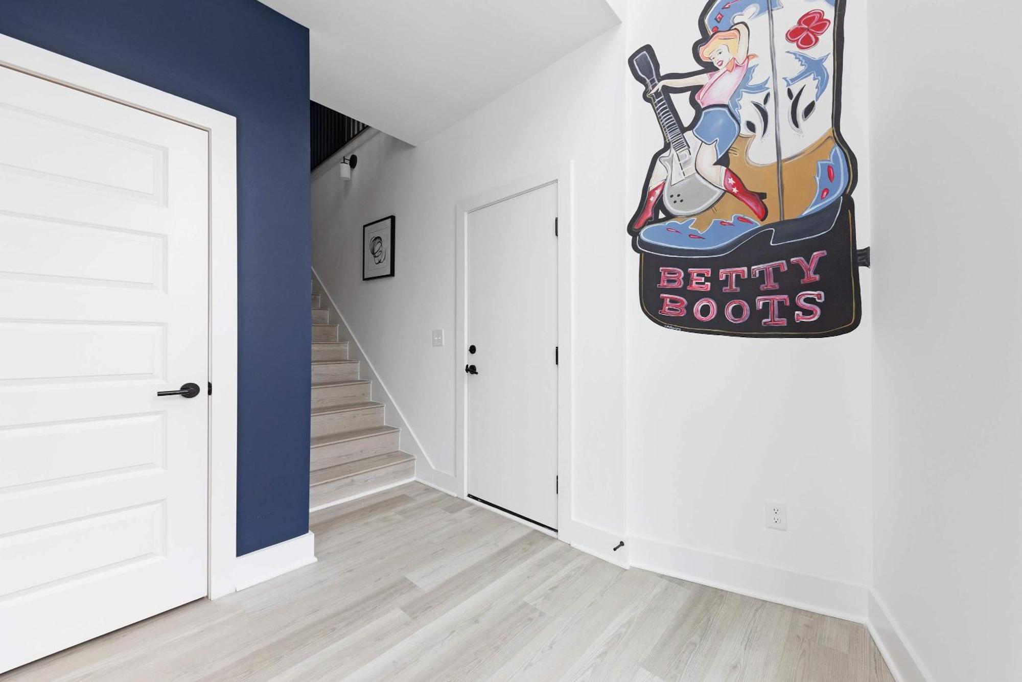 The Trillium & The Iris - 2 Homes 6 Bedrooms Nashville