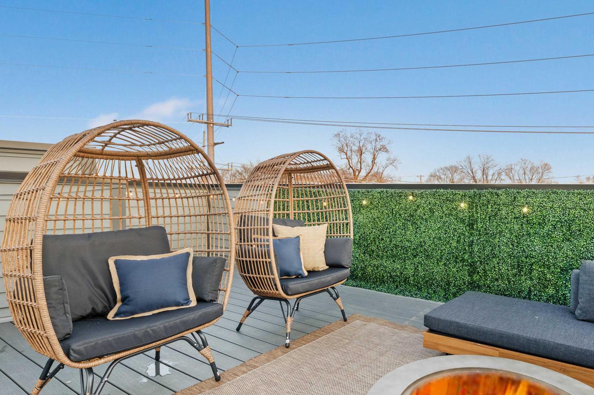 The Trillium & The Iris - 2 Homes 6 Bedrooms * Nashville