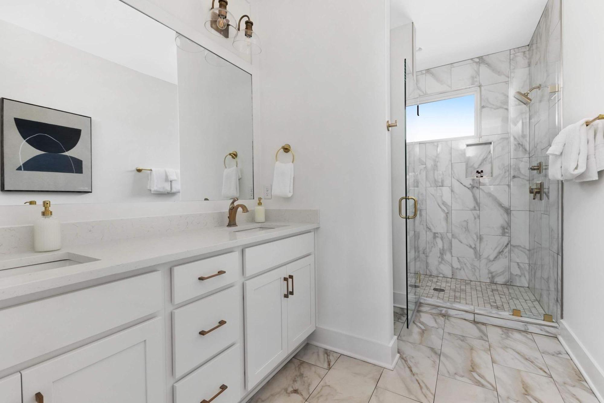 The Trillium & The Iris - 2 Homes 6 Bedrooms Holiday home *