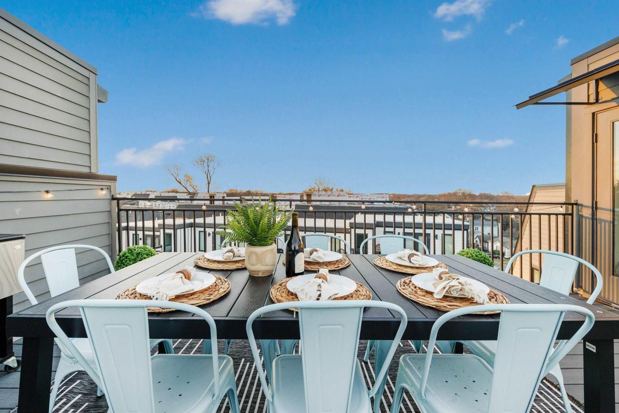 The Trillium & The Iris - 2 Homes 6 Bedrooms *