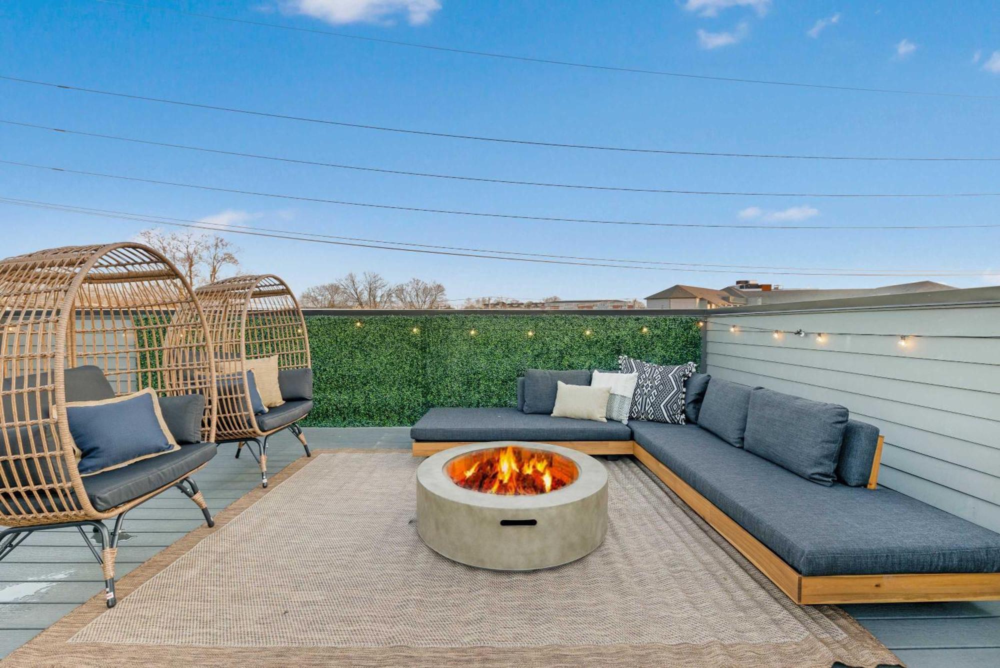 The Trillium & The Iris - 2 Homes 6 Bedrooms Nashville