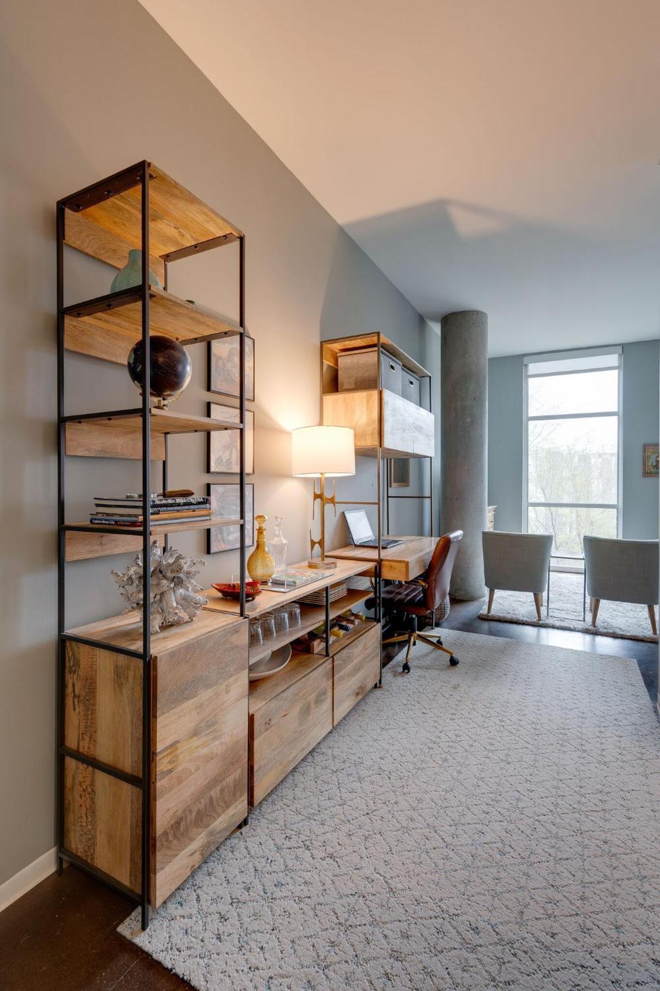 5m203- Smart Stylish Music * Nashville