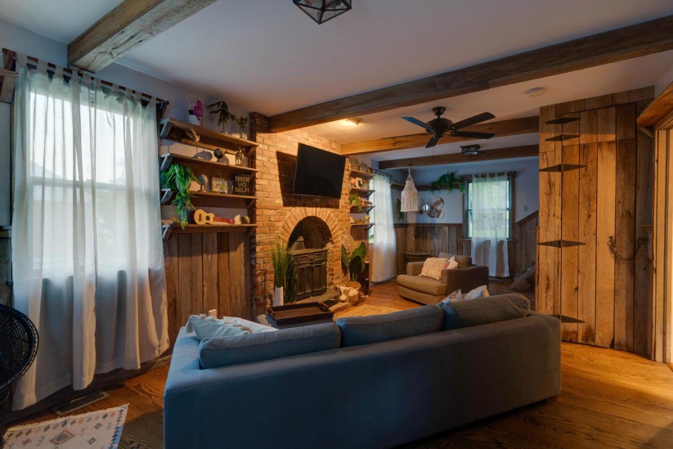 Brand New Dream Hot Tub Arcade Holiday home