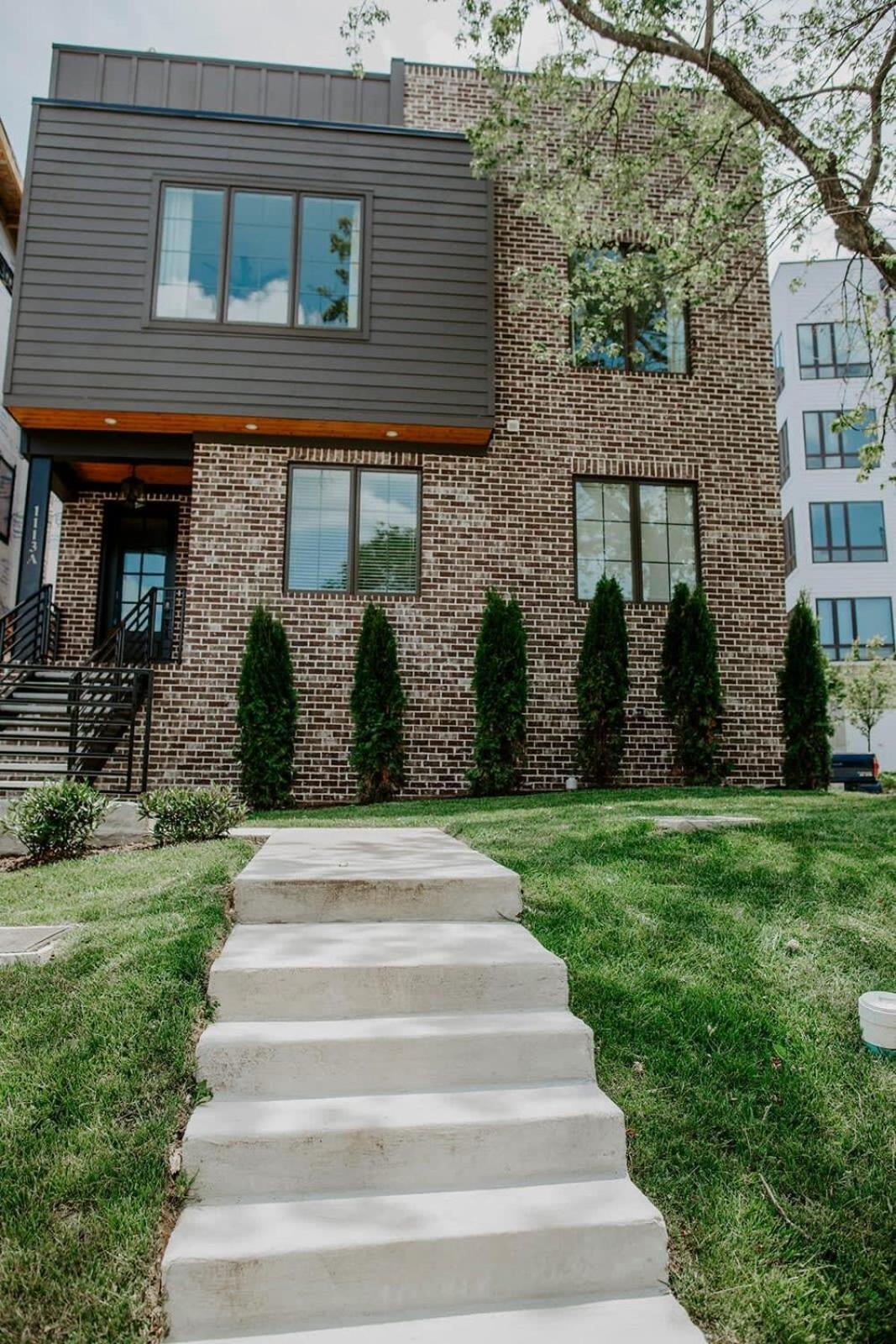 The Jolene - 10 Beds And Cozy Rooftop W Fire Pit Holiday home *