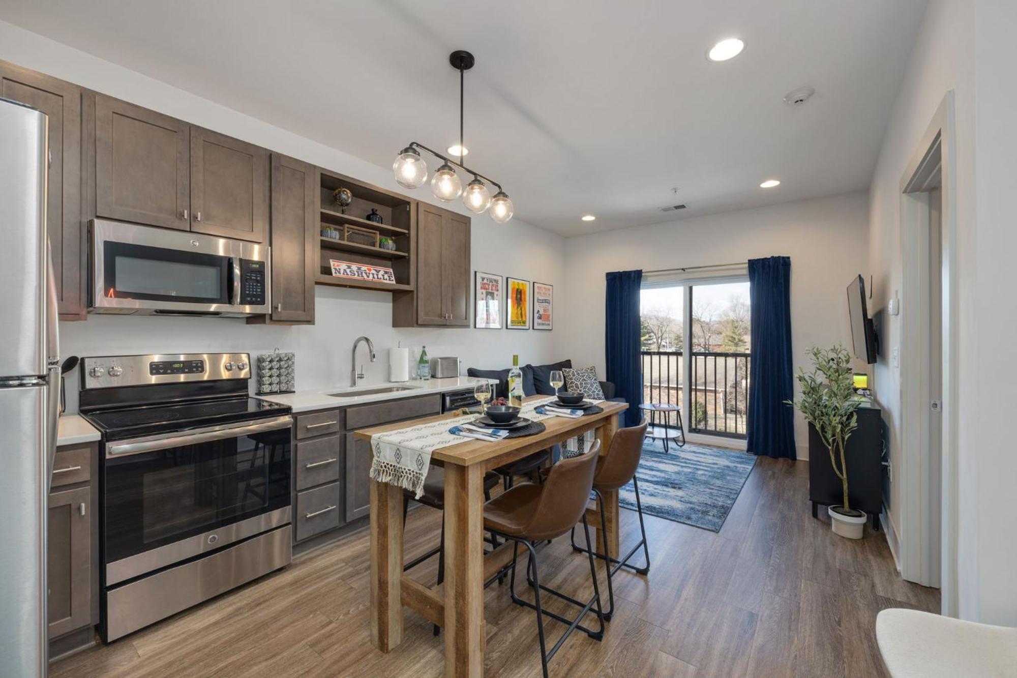 Modern With King Bed - Close To Downtown, Opry, Broadway *