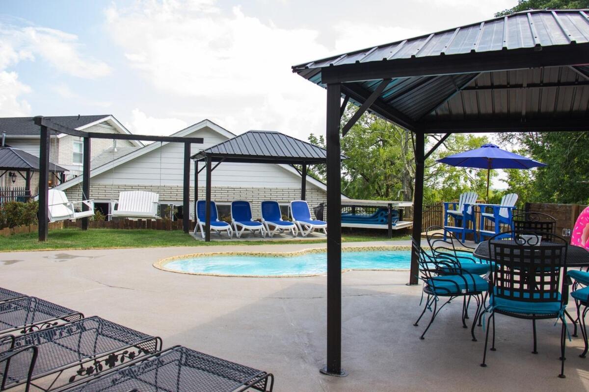 Holiday home Hall Of Fame Private Resort-9 Miles To Downtown Pools Arcade Nashville