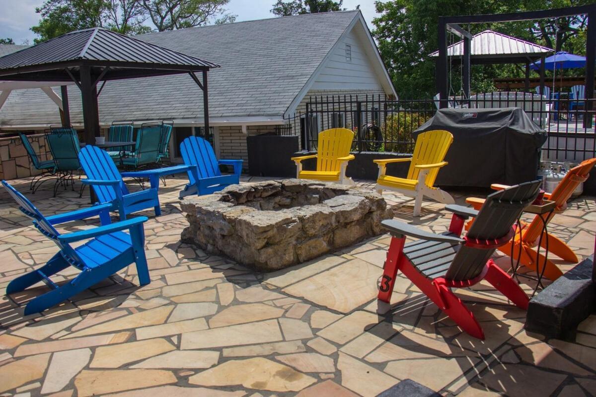 Holiday home Hall Of Fame Private Resort-9 Miles To Downtown Pools Arcade *
