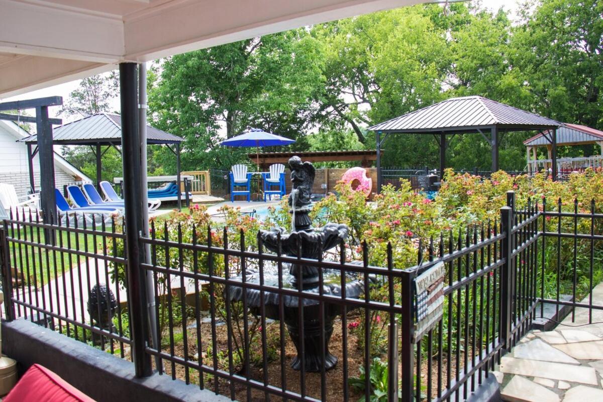 Hall Of Fame Private Resort-9 Miles To Downtown Pools Arcade Holiday home Nashville