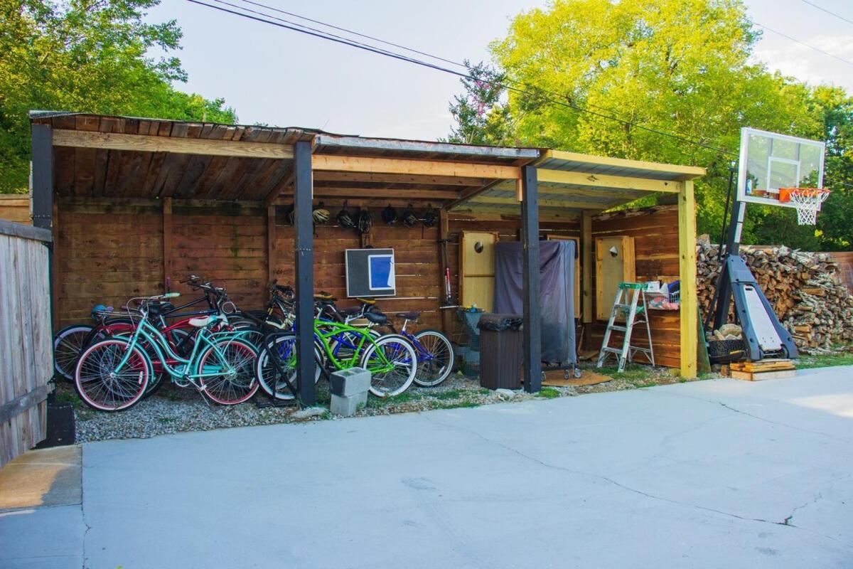 Hall Of Fame Private Resort-9 Miles To Downtown Pools Arcade Holiday home *