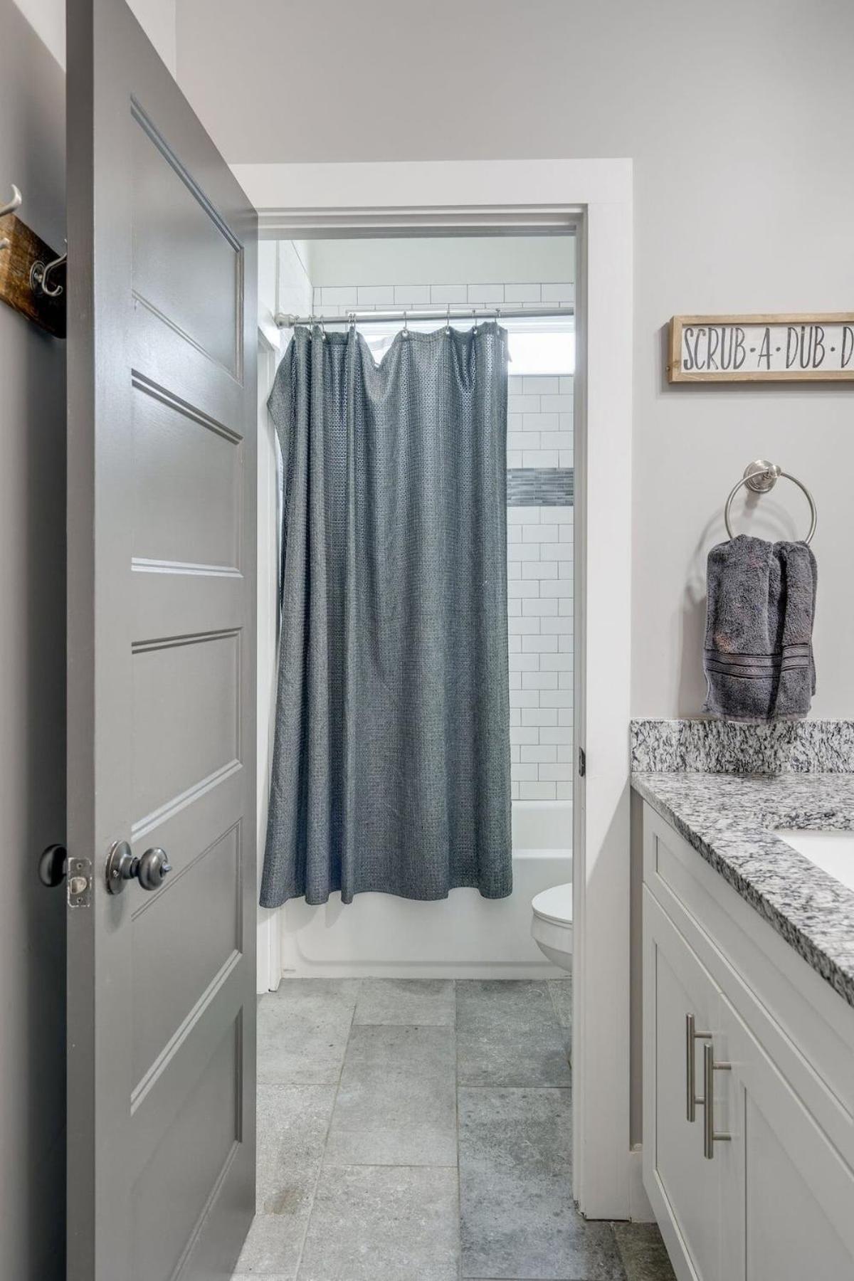 Lakeshore Luxury Near River With Hot Tub And Rooftop Deck Nashville