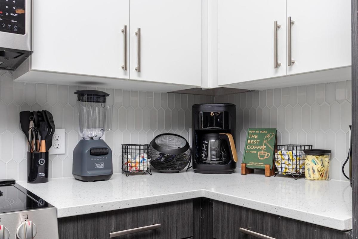 Corporate Chic Walkable And Quiet Apartment *