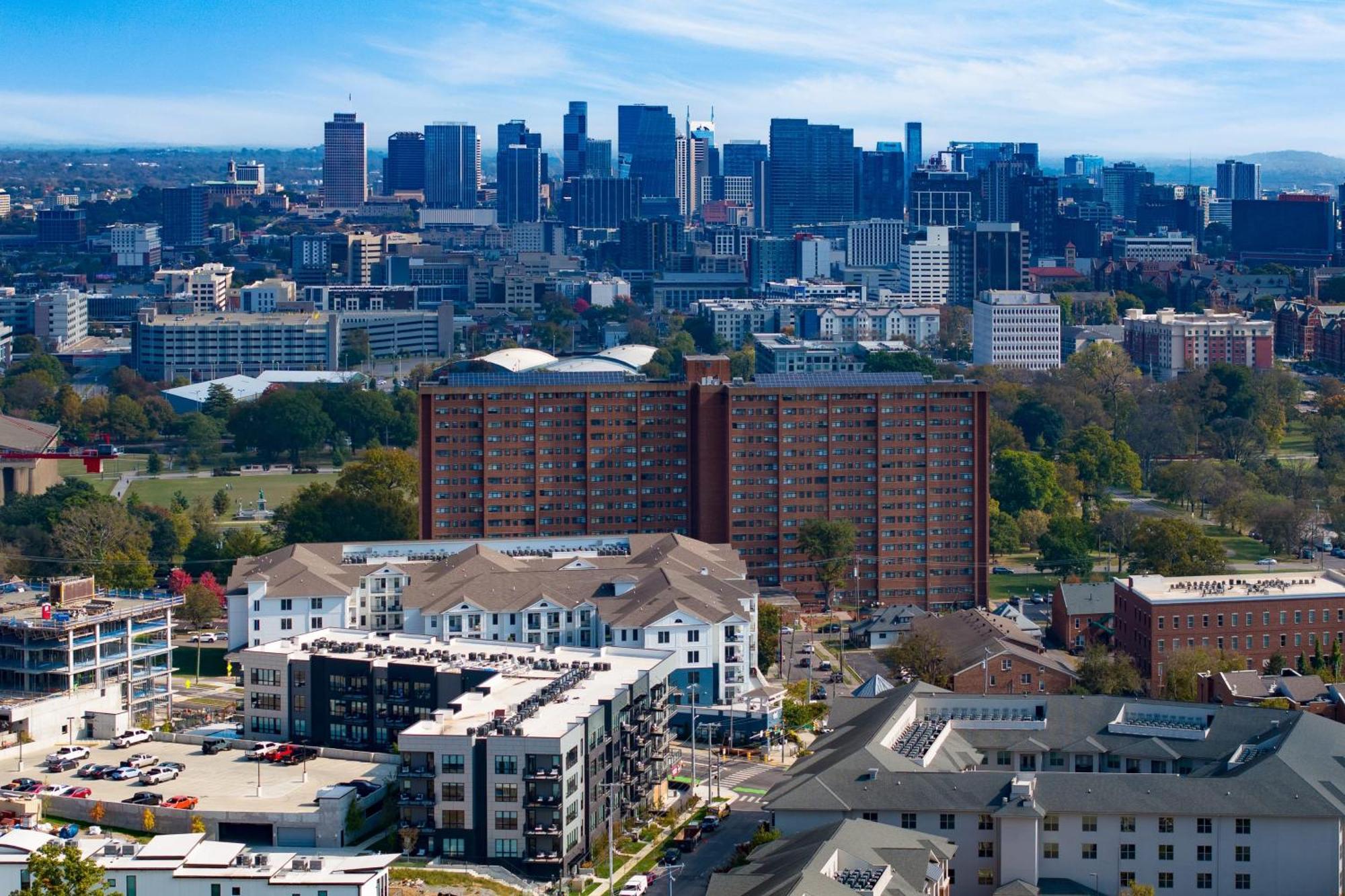 Sleeps 18 3 Modern Midtown W Gym Pool Walkable To Shops Eats * Nashville