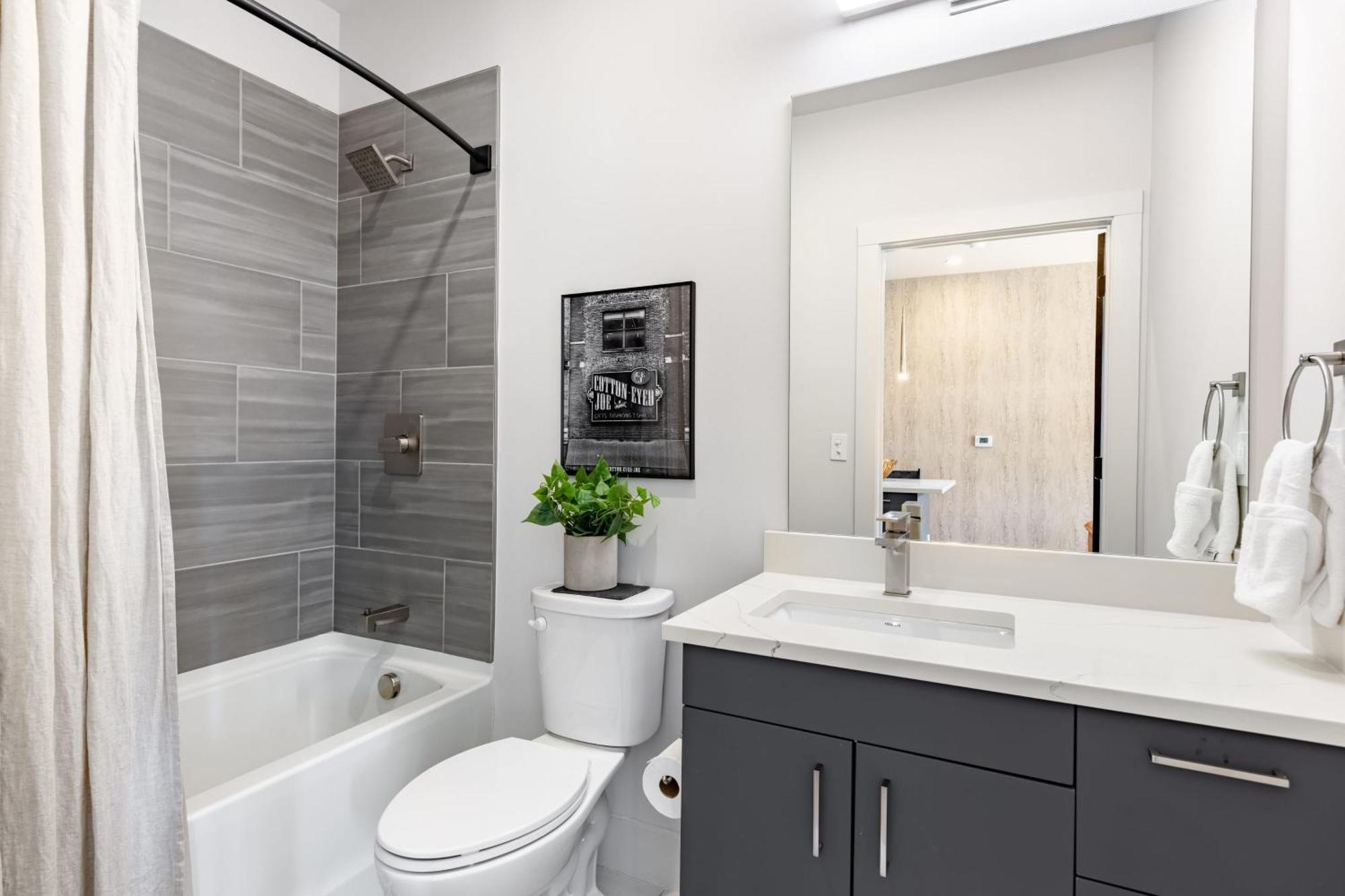Sleeps 18 3 Modern Midtown W Gym Pool Walkable To Shops Eats Nashville