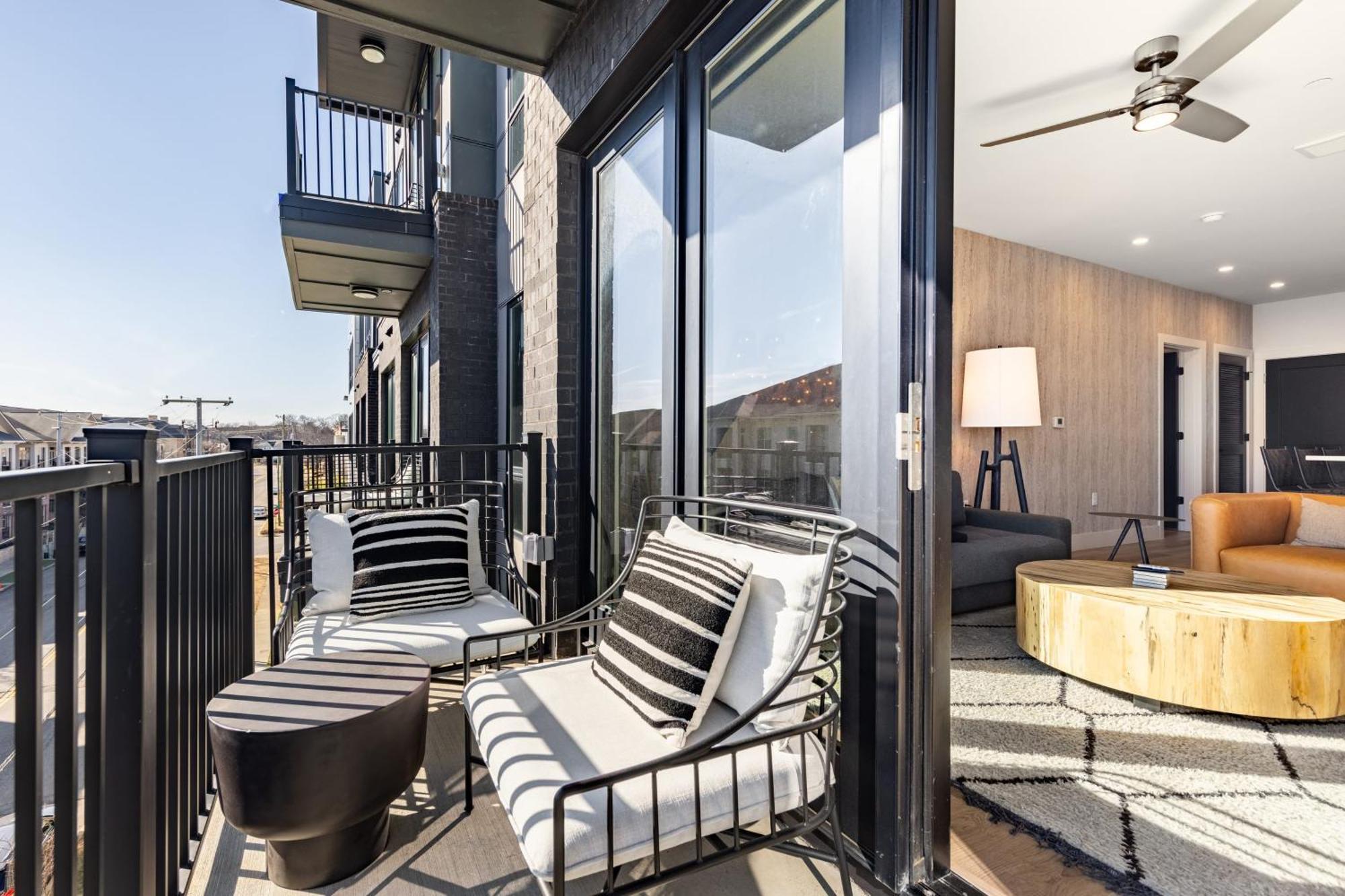 Sleeps 18 3 Modern Midtown W Gym Pool Walkable To Shops Eats *