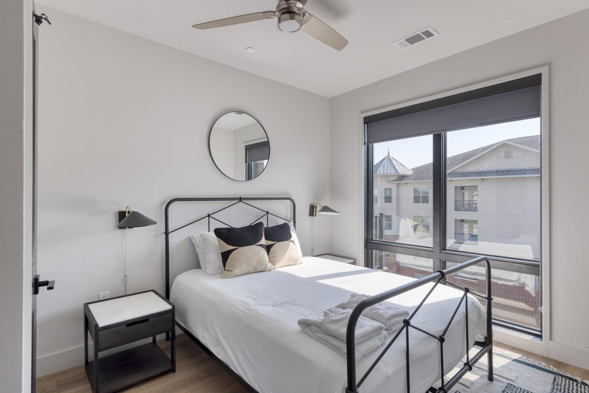 Sleeps 18 3 Modern Midtown W Gym Pool Walkable To Shops Eats Nashville