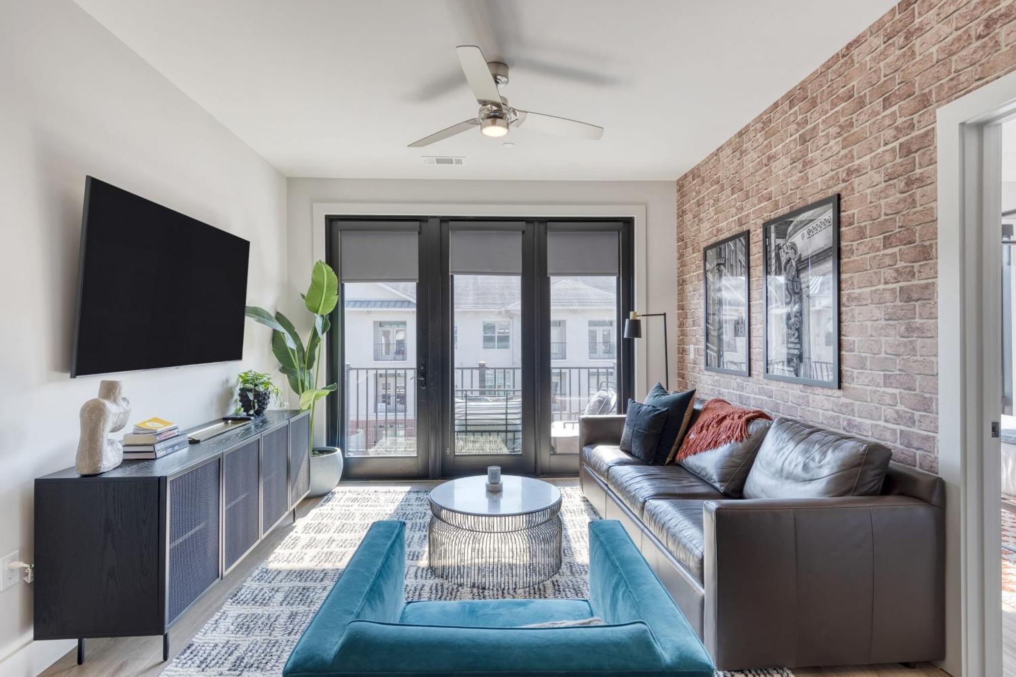 Holiday home Sleeps 18 3 Modern Midtown W Gym Pool Walkable To Shops Eats Nashville