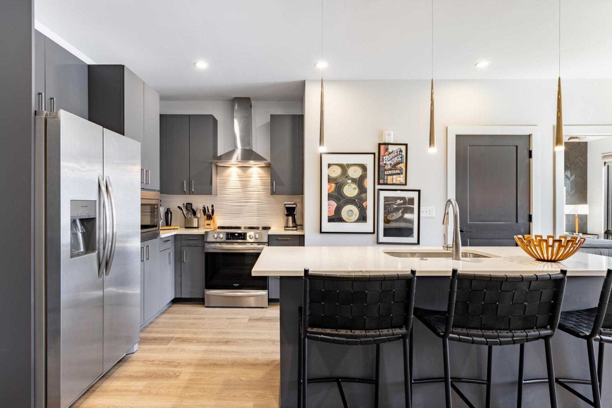 Holiday home Sleeps 18 3 Modern Midtown W Gym Pool Walkable To Shops Eats *