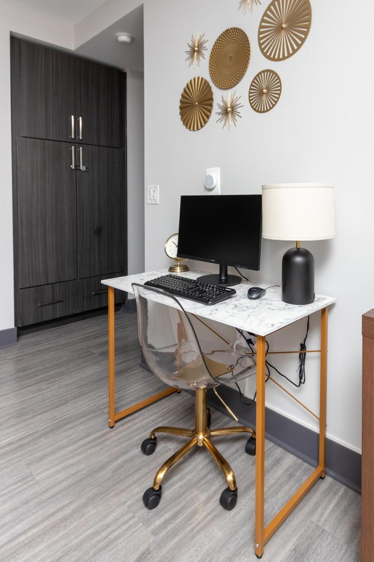 Music Vibes 2br 2ba Near Downtown Apartment